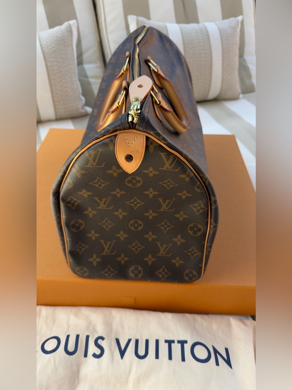 Louis Vuitton Speedy 40 Classic Monogram Canvas France w/ Box, Dust Bag Lock Key - Picture 5 of 10